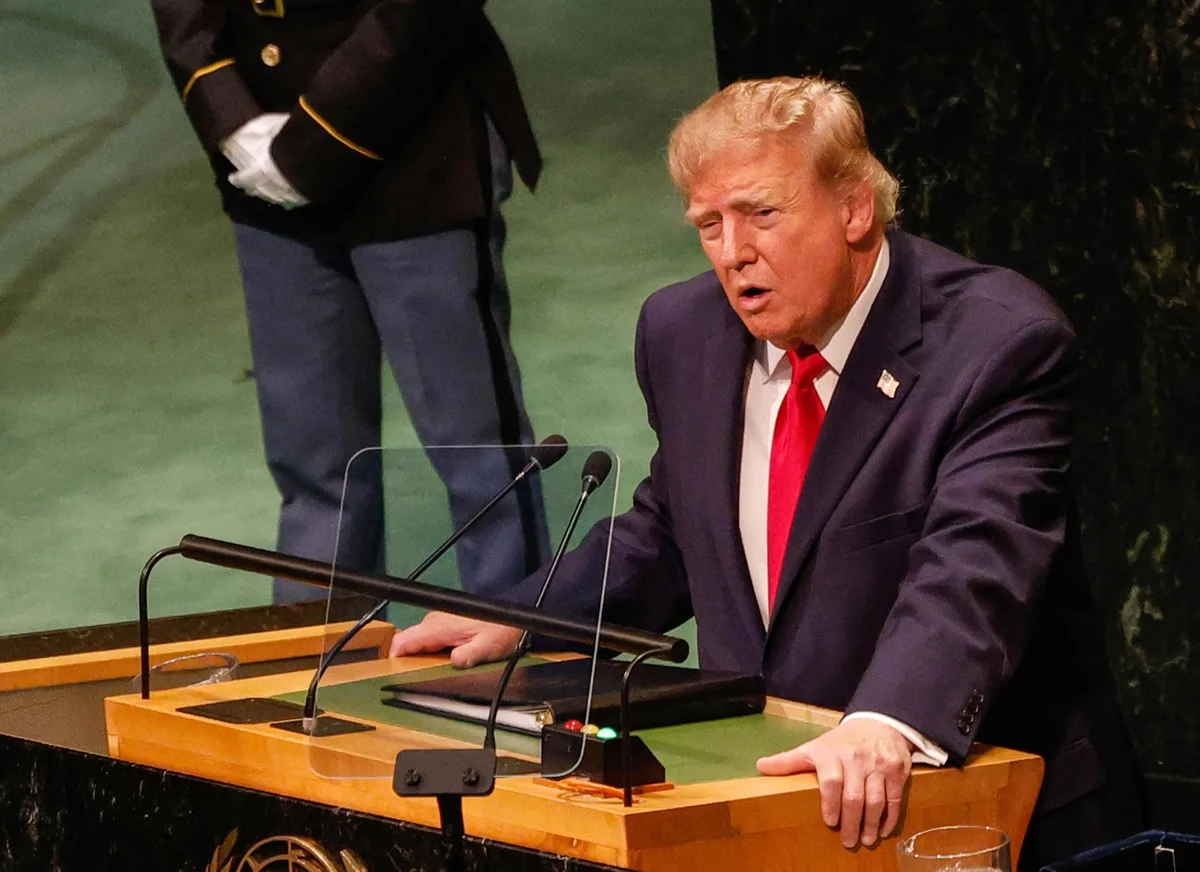 Trump llama "superinteligencia" a la inteligencia artificial e incentiva su desarrollo