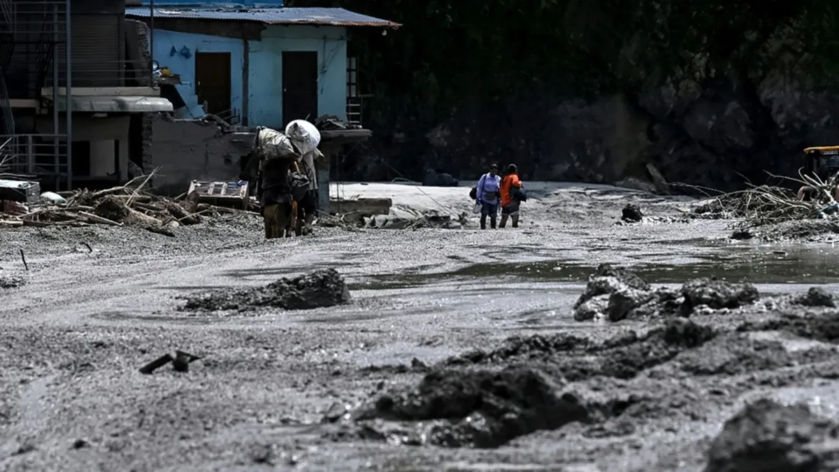 Nach Sturzflut: Bereits mehr als 350 Todesopfer in Nepal geborgen