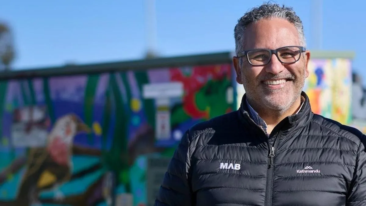 Melbourne dad reveals how routine blood test caught aggressive prostate cancer at 52