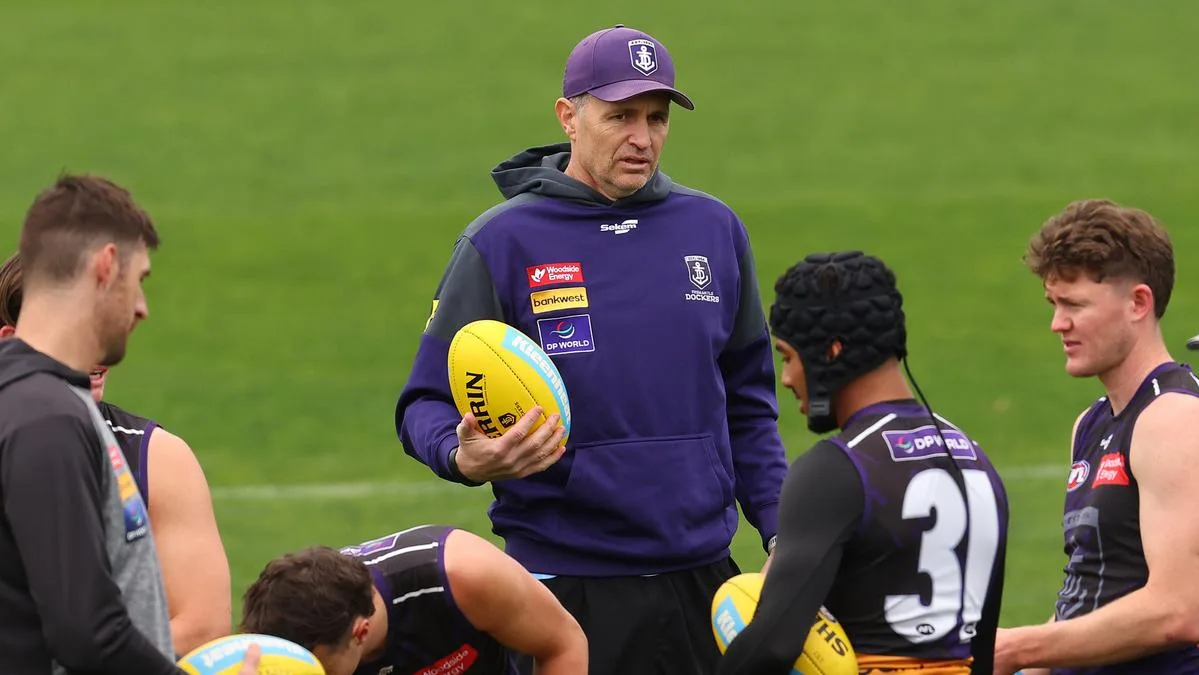 Fremantle Dockers pull a selection shock with surprise defender named to replace Judd McVee