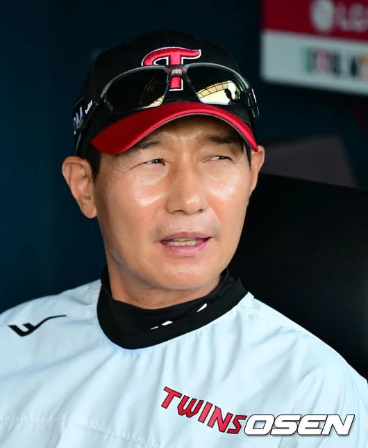 [사진]염경엽 감독, KT와 중요한 주중 3연전