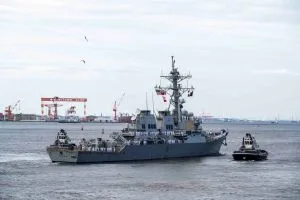 Navio de guerra dos EUA passou quatro dias sem energia no Mar da China