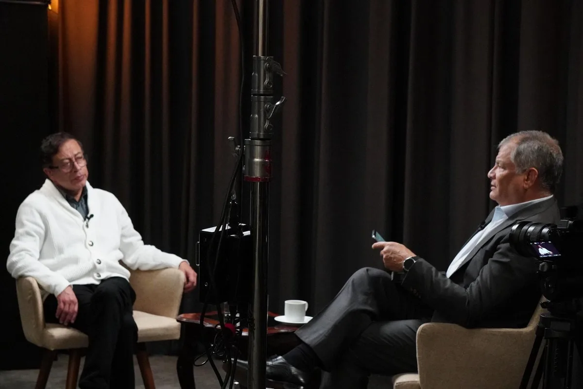 Gustavo Petro tendría su propio Pódcast: reveló fotografía de una grabación junto a Rafael Correa