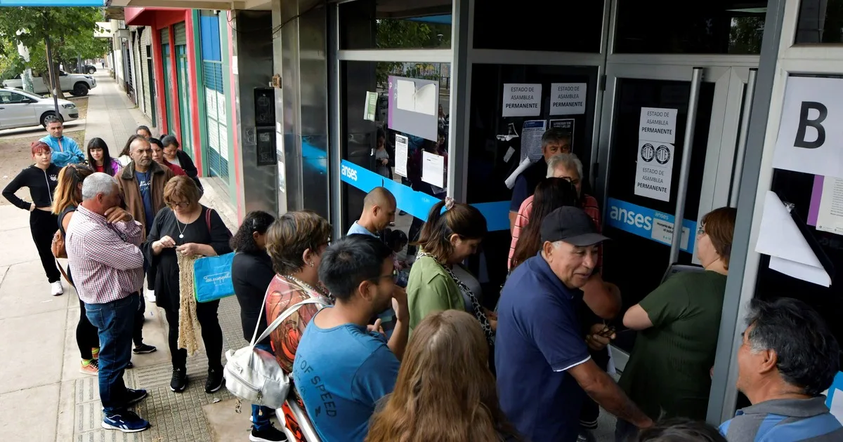 Jubilados de ANSES: cuánto cobrarán en octubre y qué pasa con el bono de $70.000