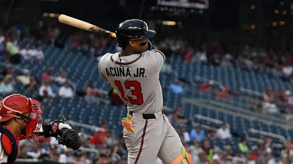 Ronald Acuña Jr. llega a 200 jonrones y 200 bases robadas en 904 juegos pese a lesiones