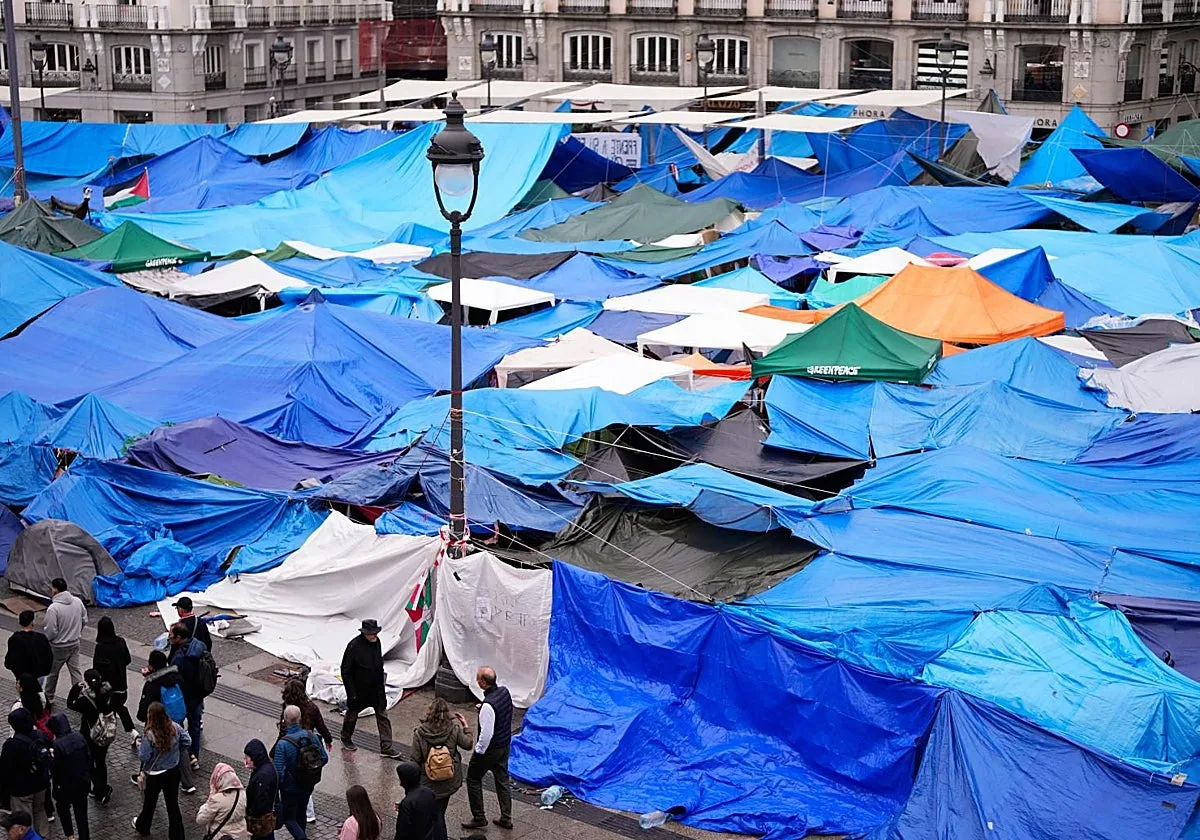 Personas con discapacidad critican tener dificultades de movilidad y accesibilidad por la acampada en Sol