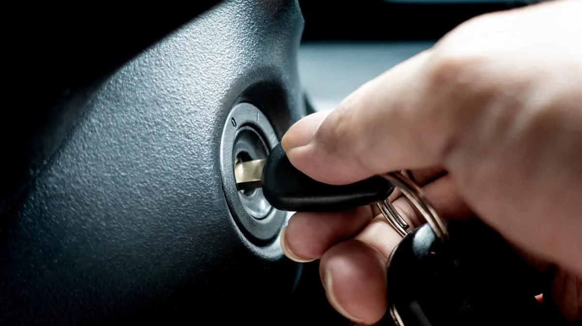 Dejó las llaves puestas y le robaron el auto: reclamó al seguro con un insólito motivo y la Justicia no dudó