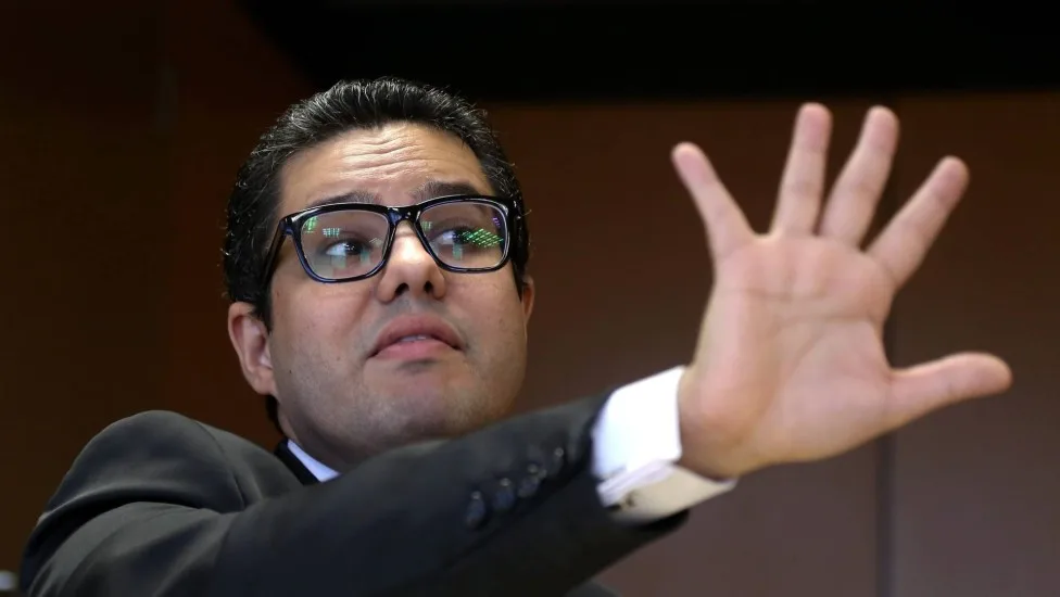 Ex-advogado pede ao TRE que barre candidatura de Garotinho
