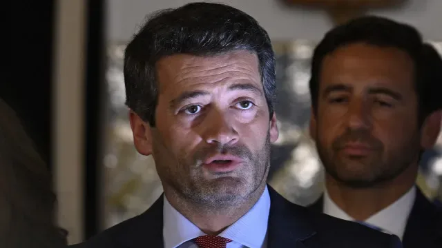 Ventura acusa Montenegro de estar "desligado da vida dos portugueses"
