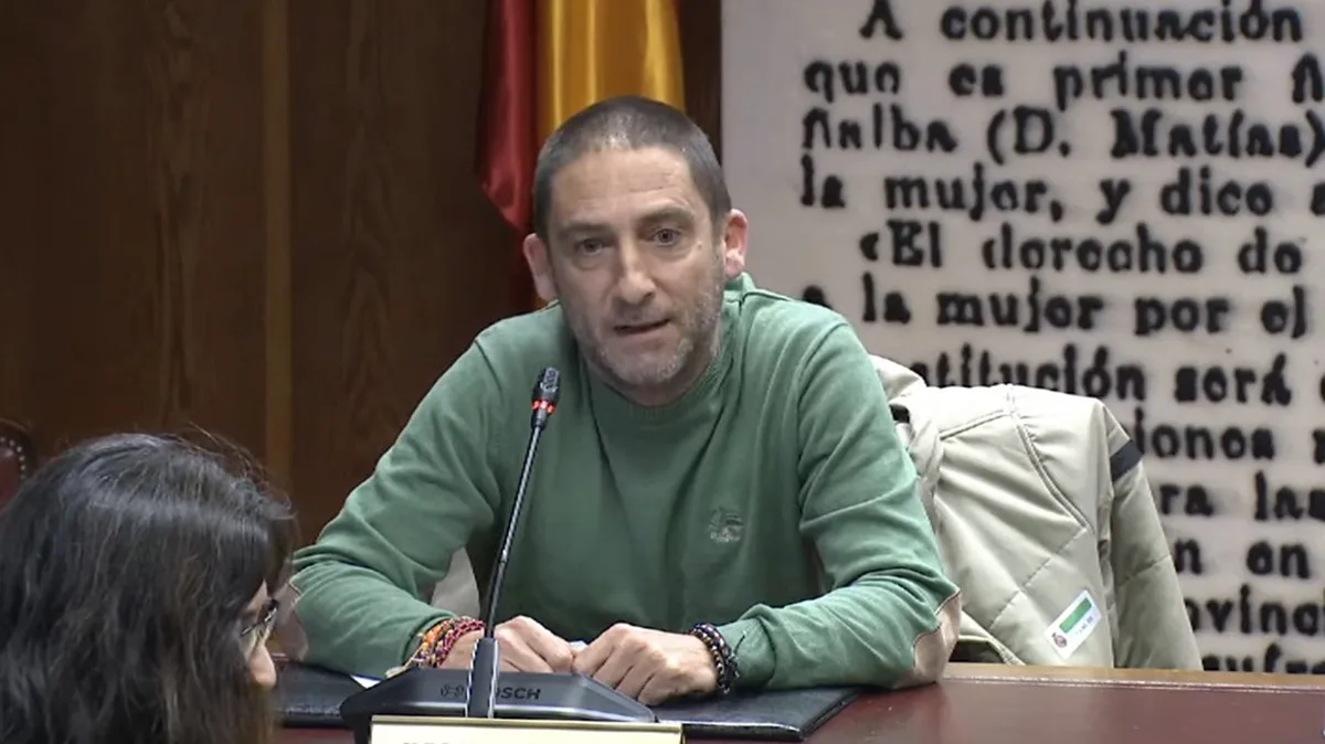 El juez interroga este jueves como testigo a un exchófer de Pedro Sánchez en el 'caso hidrocarburos'