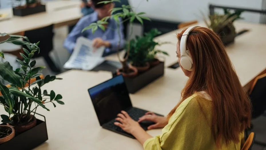 Wearable misst Gehirnaktivität: Atlas zeigt, wann du am produktivsten bist