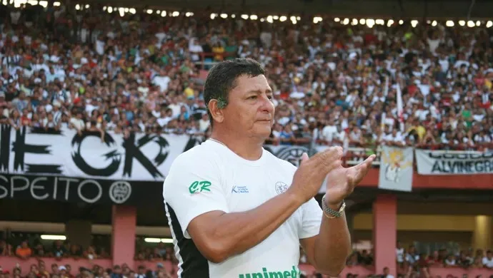 10 anos sem Lúcio Santarém: o legado do técnico que levou o São Raimundo ao topo do Brasil