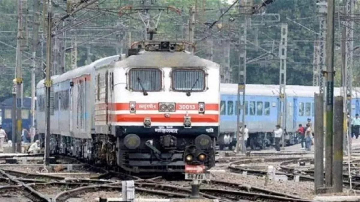 Specially Abled Man Pushed Off Mumbai Local, Dies. Accused Says "Chasing Crow"