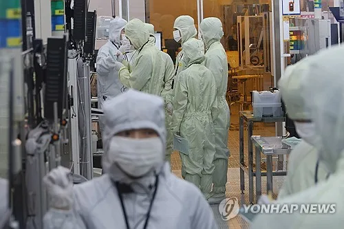 반도체·휴가철 수요에 전산업 체감경기 3년11개월만에 최고