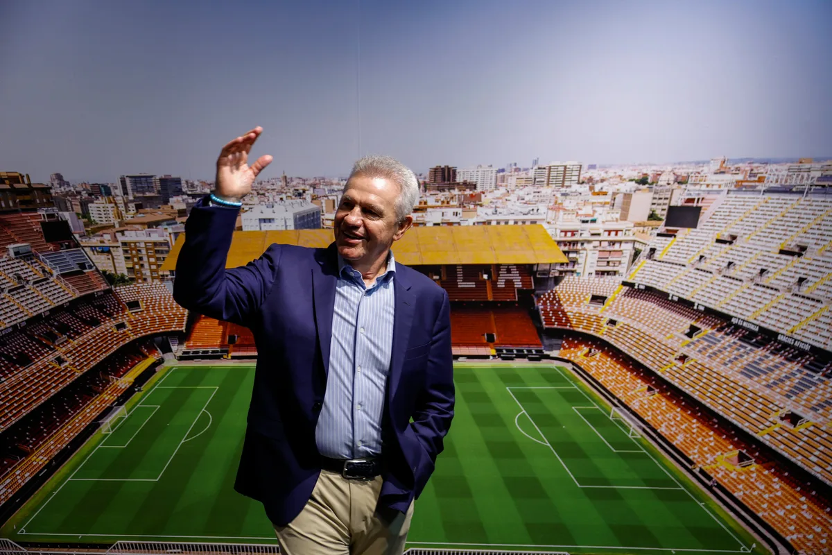 Aguirre deja el banquillo en su sitio