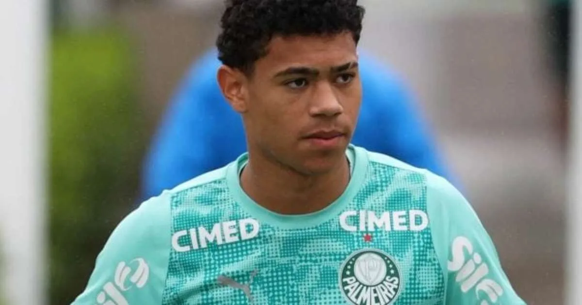 Scout do PSG vai a estádio observar promessa do Palmeiras