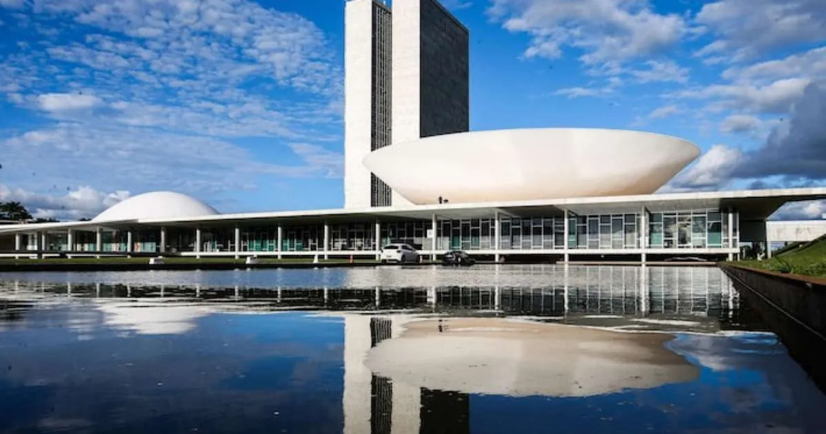 PL é o partido que mais lançou candidatos ao Congresso; PCO é o que mais tem candidatos a governador