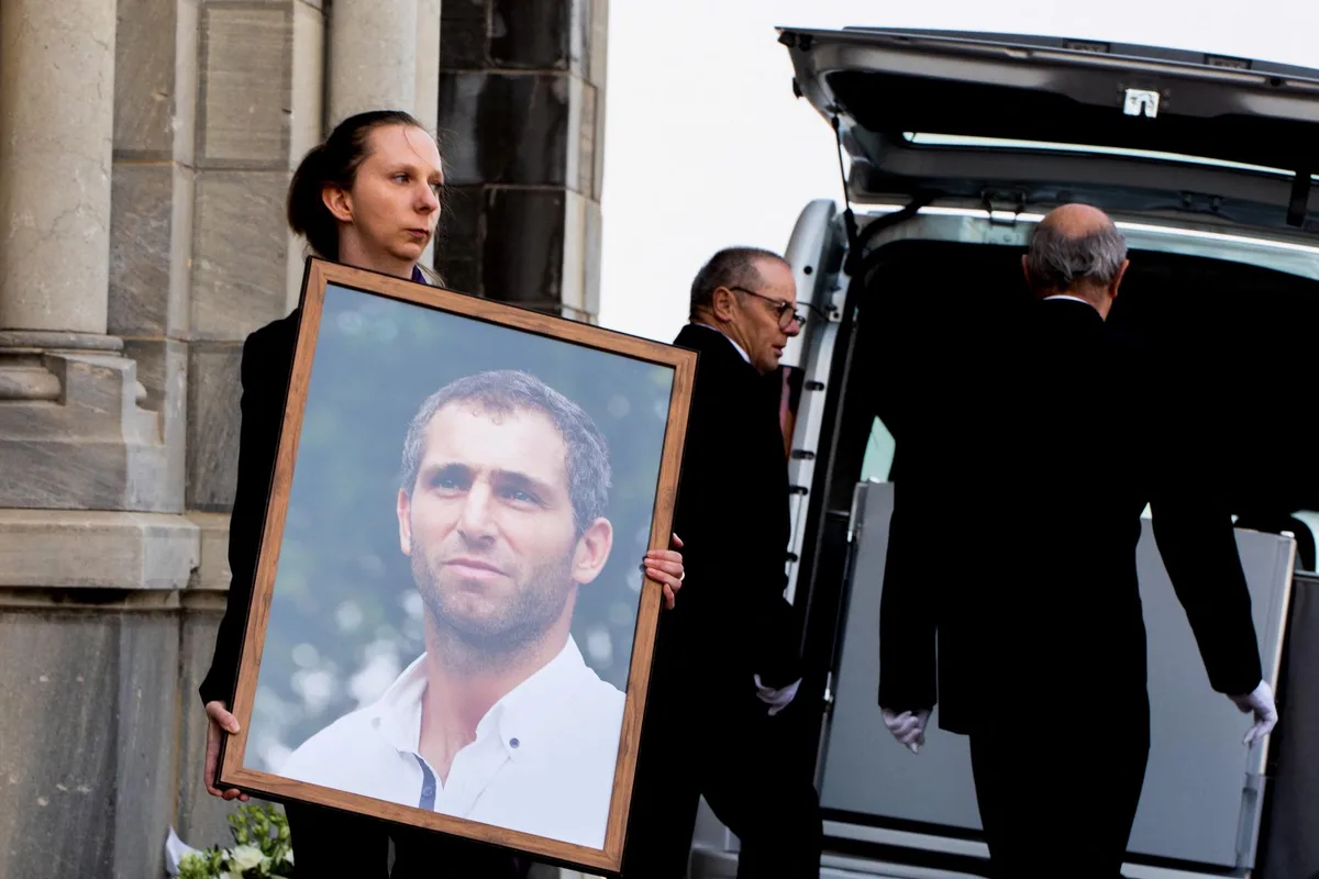 « Six balles tirées en quatre secondes » : le procès de deux ex-militants du GUD pour l’assassinat du rugbyman Federico Aramburú s’ouvre à Paris