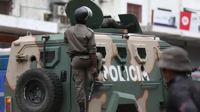 Polícia usa gás lacrimogéneo durante marcha do Anamola em Quelimane