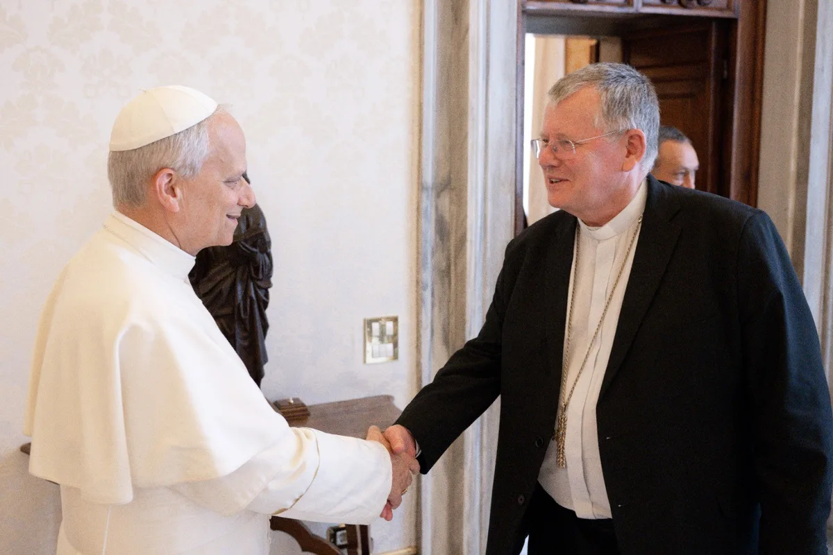 'Preocupado, mas confiante', diz presidente da CNBB sobre câncer do Papa Leão XIV após visita ao Vaticano