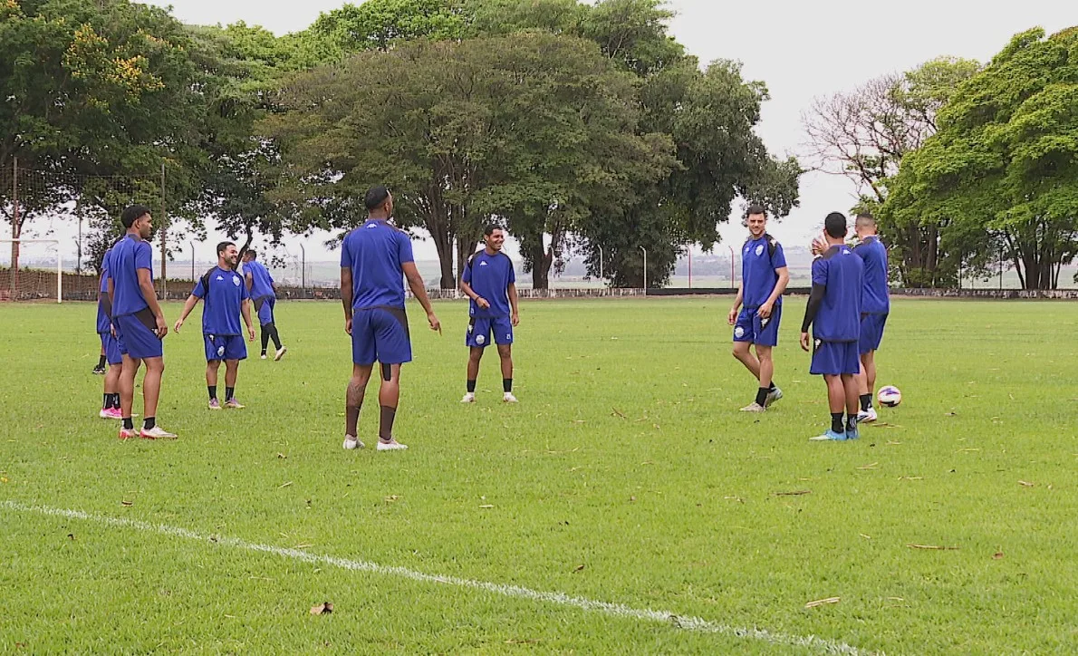 Volante Antônio reforça Comercial no mata-mata da Copa Paulista
