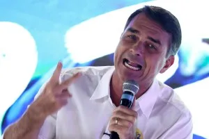 Flávio reafirma que manterá reajuste do salário mínimo e Bolsa Família se for eleito