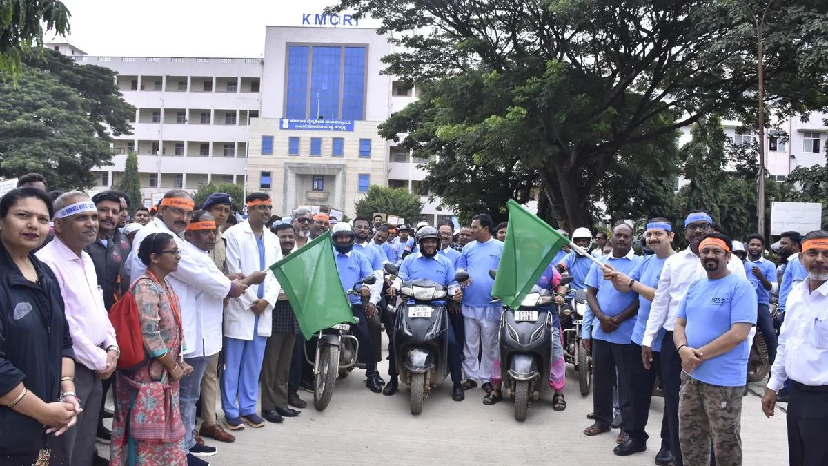 Walkathon, bike rally in Hubballi create eye donation awareness