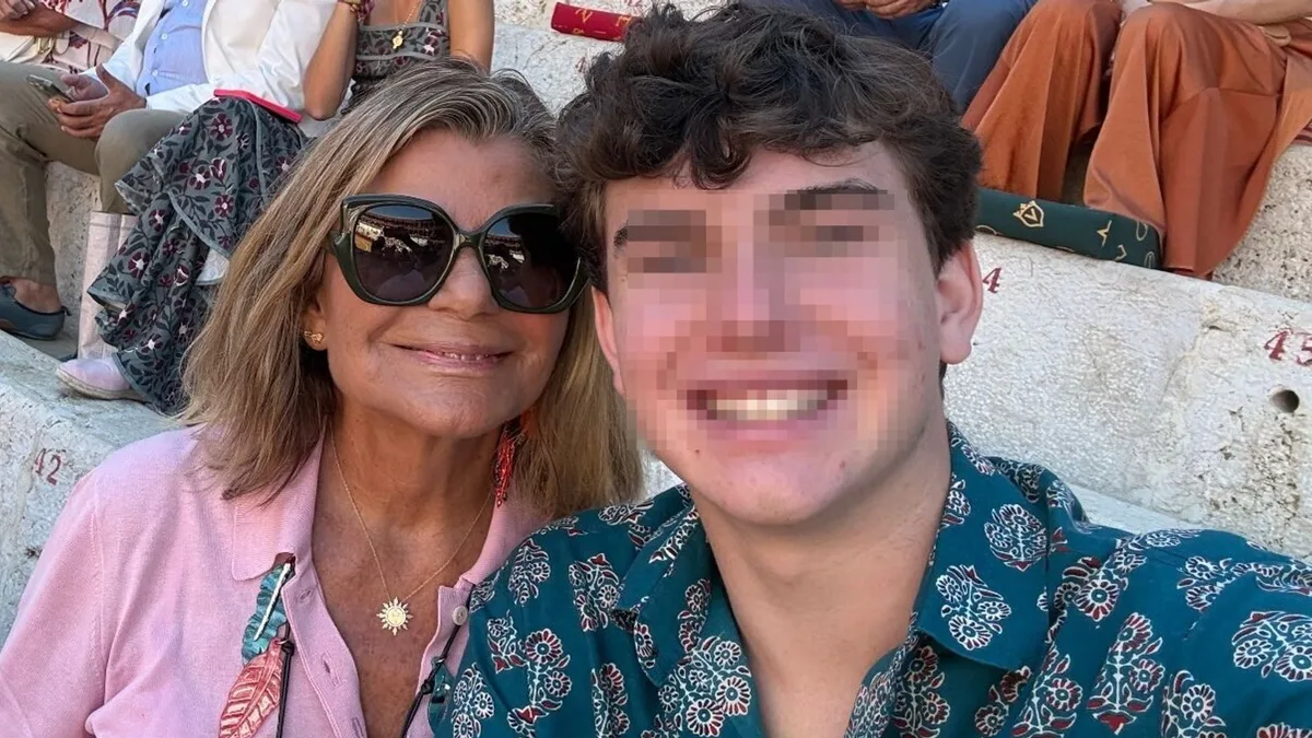 La especial complicidad de Cari Lapique y su nieto Pedro en su tarde de toros en Málaga