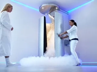 Cryothérapie et tests génétiques… à l’hôtel : quand le tourisme de luxe prend le virage de la longévité