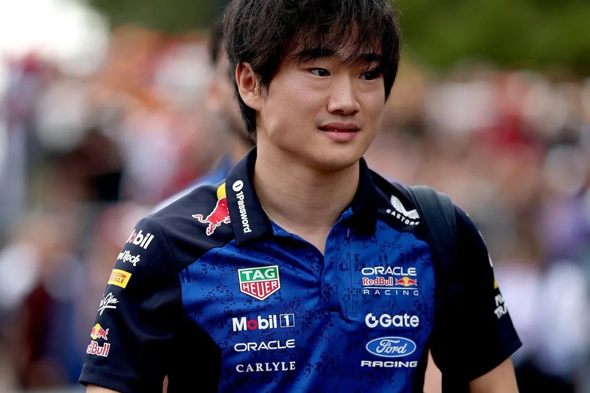 Fora do grid da F1, Tsunoda negocia mudança para a Indy