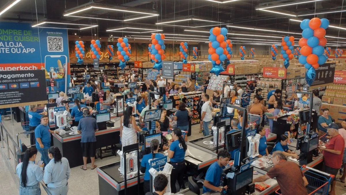 Grande rede de supermercados com quase 100 lojas abre 2 mil vagas de emprego e oferece jornada flexível em SC