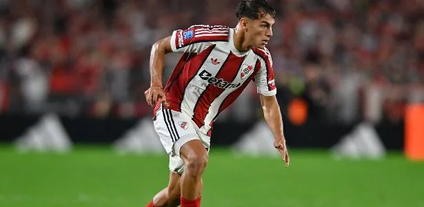 Mauro Cezar: Após ponta equatoriano, Flamengo contrata argentino para ser 9