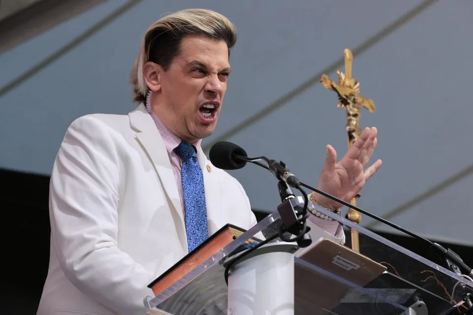 Far-Right Commentator Milo Yiannopoulos In Custody After Ducking Immigration Hearing, DHS Says