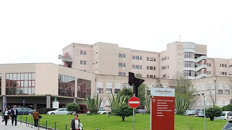 40% dos utentes do Amadora-Sintra são estrangeiros. Presidente alerta: “Há pessoas que chegam ao aeroporto e vêm para aqui”