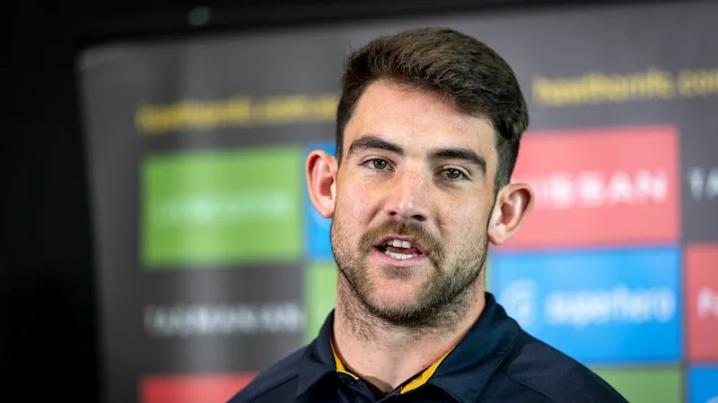 Hawk skipper slams ‘toxic, ugly’ online abuse; Premiership Pie joins Pendlebury at Suns