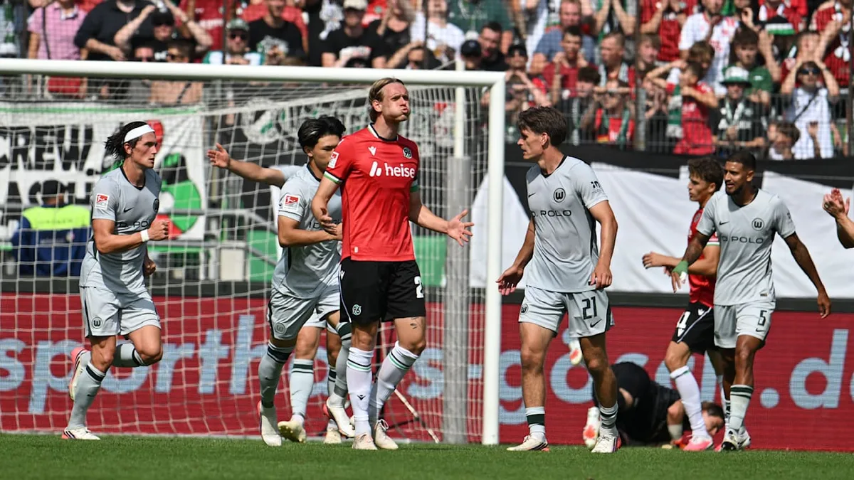96-Trainer unter Druck - Hannover-Kapitän verteidigt Titz