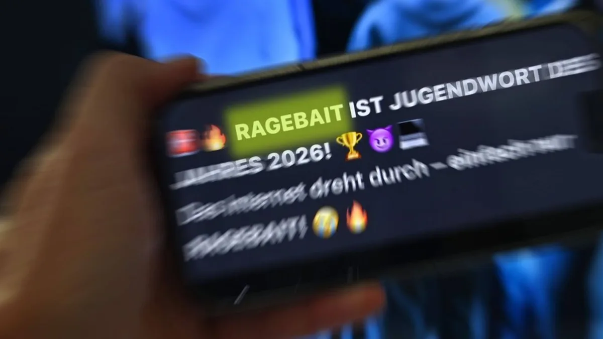 Susanne Daubner verkündet es mit Humor: „Ragebait“ ist das Jugendwort 2026