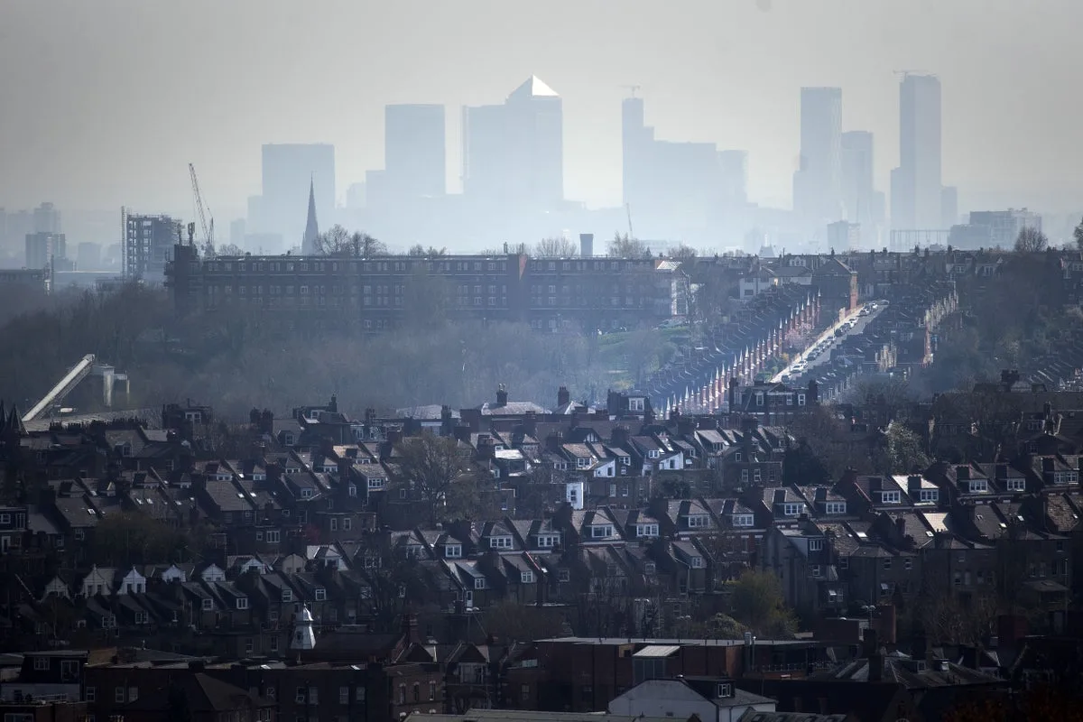 Millions across UK to receive texts warning of air pollution in their area