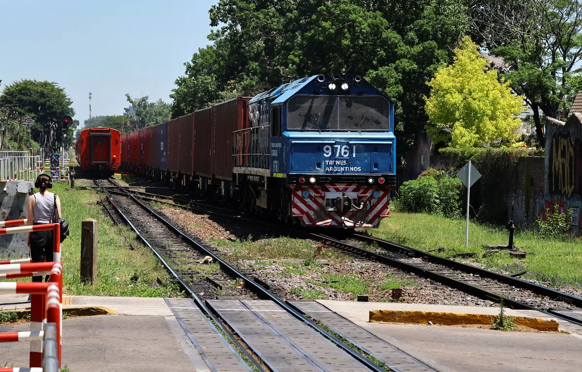 El Gobierno vuelve a fijar una cláusula “anti China” en el proceso para privatizar Belgrano Cargas