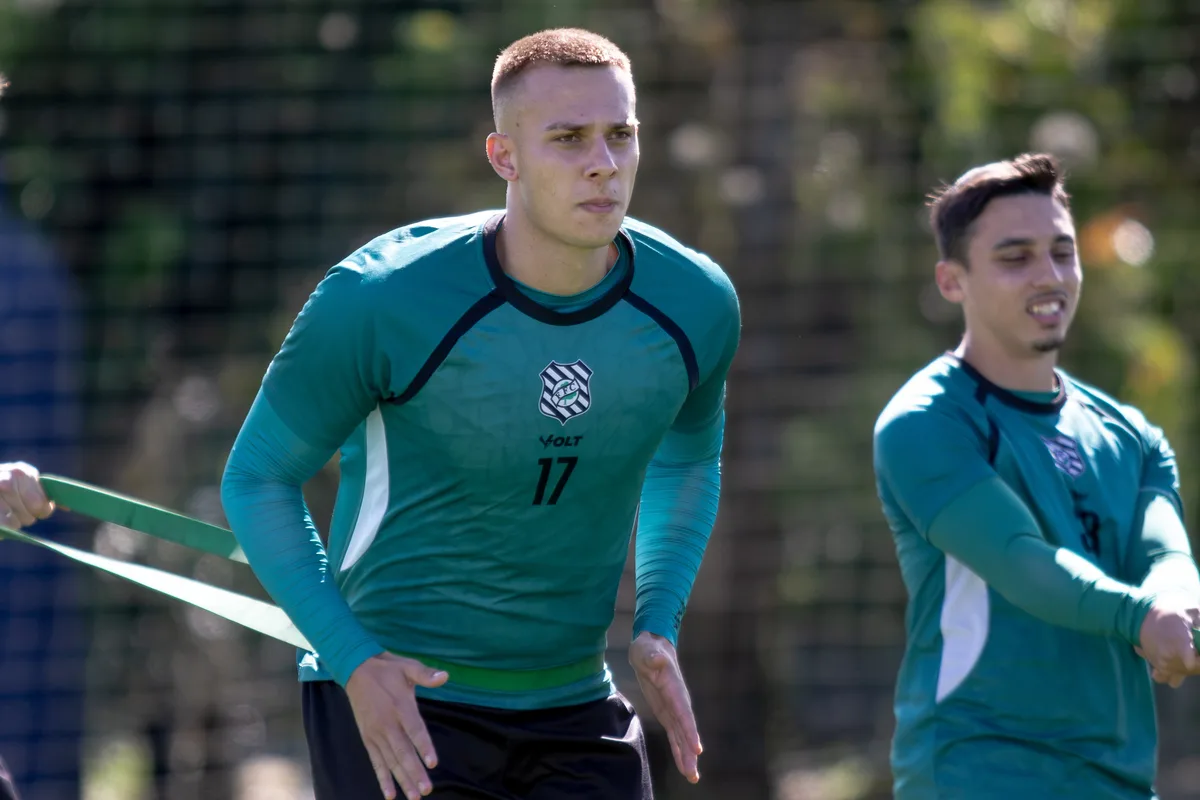 Zagueiro finalista da Segunda Divisão do Paulista volta a integrar elenco do Figueirense