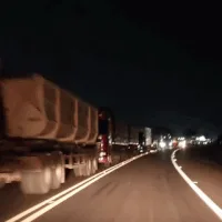 Congestionamento passa de 3 km na BR-163 após acidente com morte