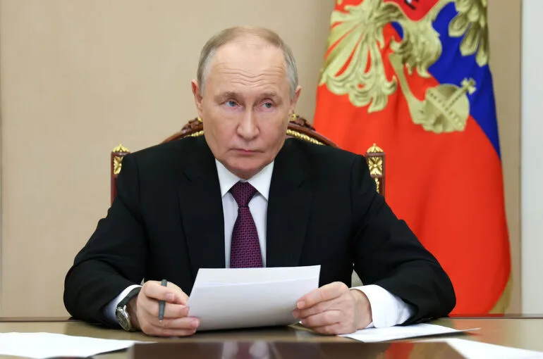 Путин: Вопросы с топливом решены не все, но они решаются
