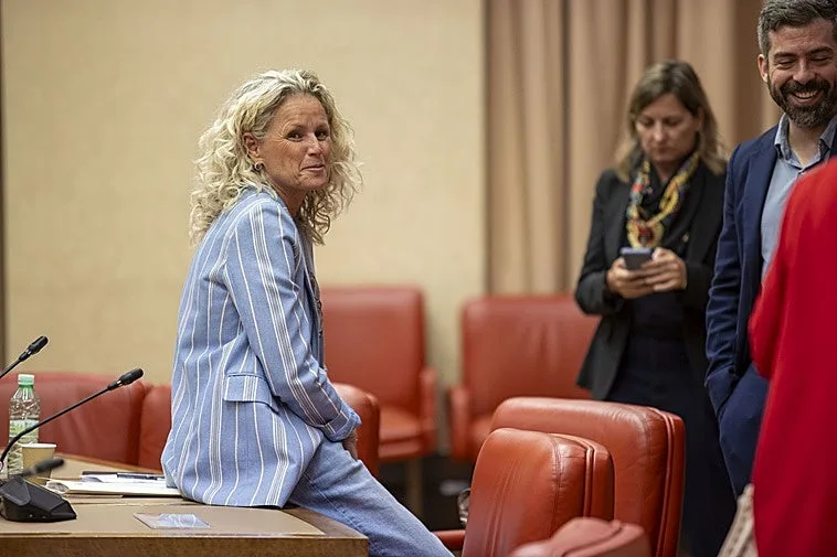 Dimite la portavoz del PSOE, Montse Mínguez, tras el escándalo de los pisos de su pareja