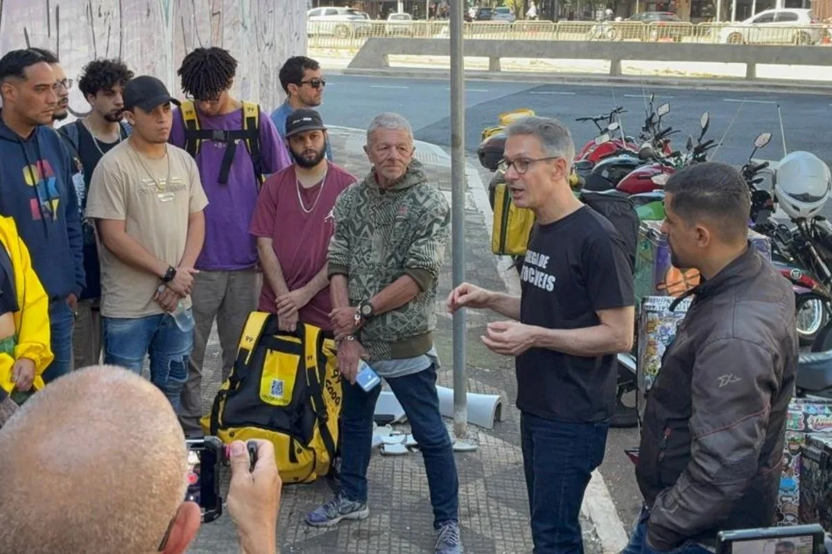 A motoboys, Zema promete taxa mínima e ataca Lula: "Pirotécnico"