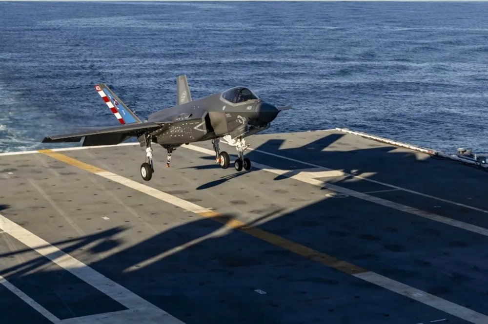 Marina de EEUU probó por primera vez el F-35C en el portaaviones USS John F. Kennedy