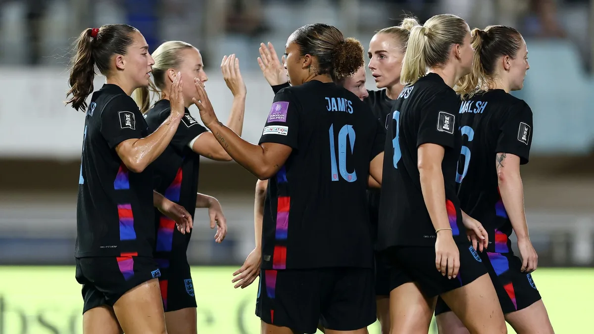England make two changes for Greece second leg LIVE!