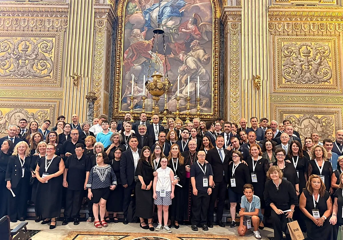 León XIV recibe en el Vaticano a un centenar de toledanos por el 45 aniversario de Marsodeto