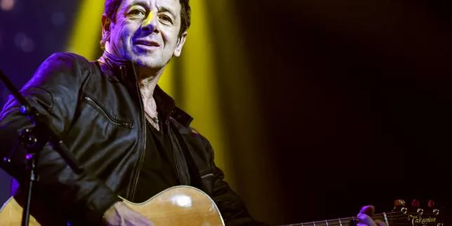 Patrick Bruel, mis en examen dans plusieurs dossiers de violences sexuelles, « devrait de lui-même renoncer » à sa tournée, estime Aurore Bergé