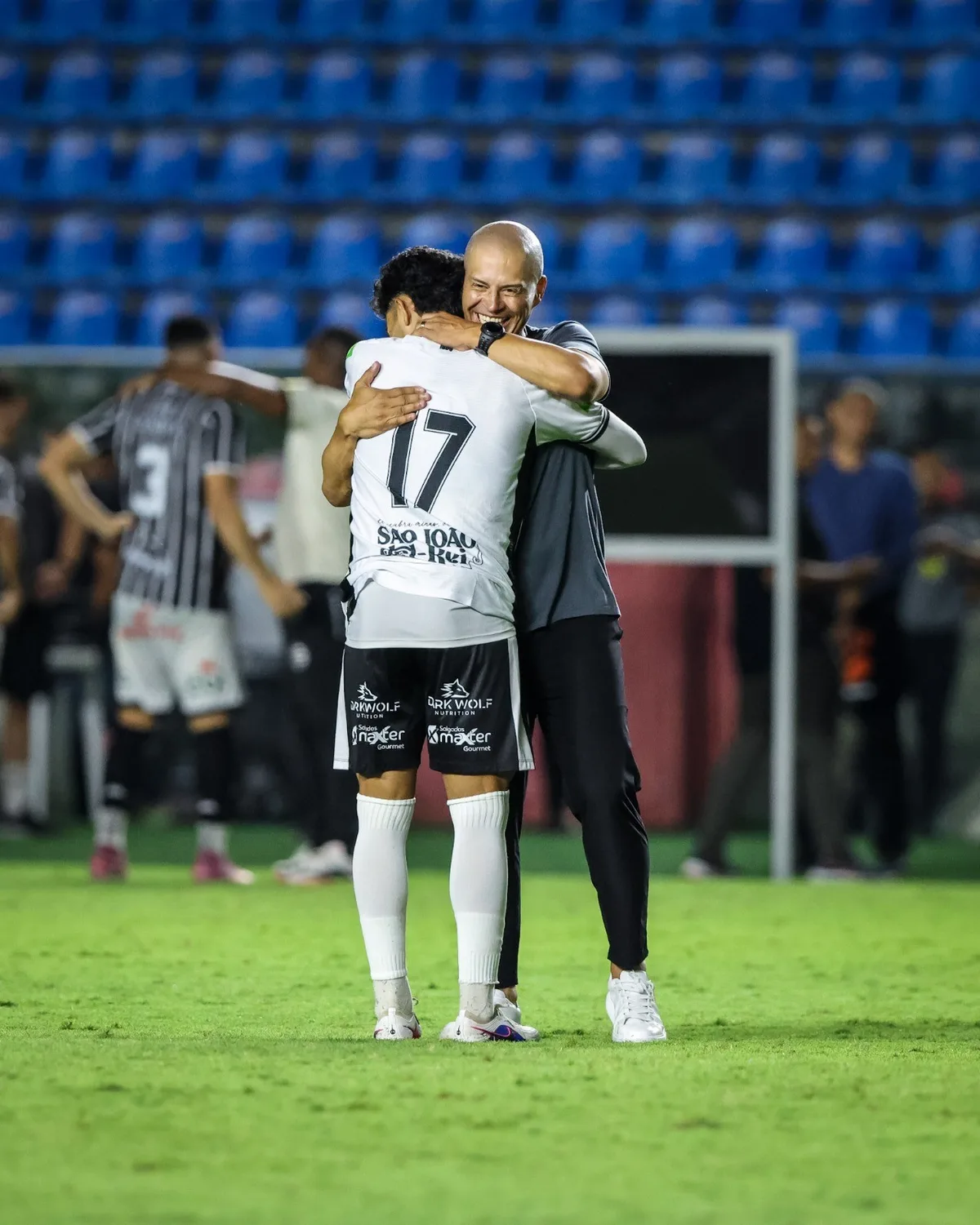 Alex pode ficar sem dois titulares para enfrentar Fortaleza