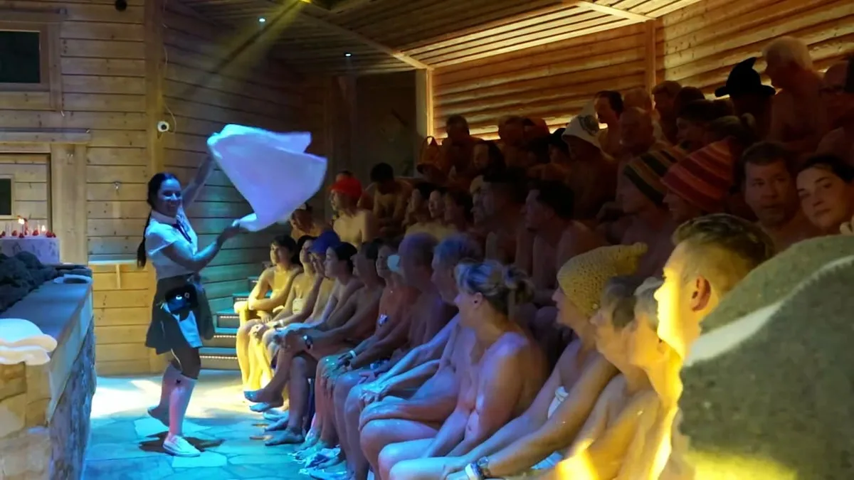 Sauna-WM in Brandenburg - 50 Leute schwitzen, eine wedelt